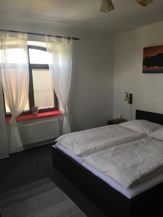 Penzion A Pivnice Varna Velka Bystrice Exterior foto