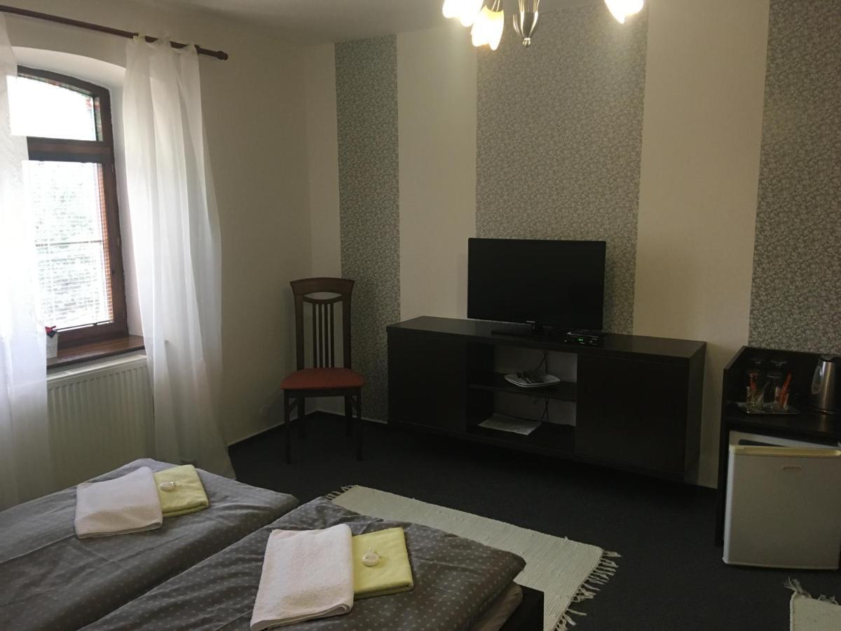 Penzion A Pivnice Varna Velka Bystrice Exterior foto