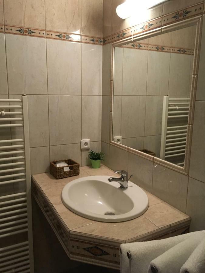 Penzion A Pivnice Varna Velka Bystrice Exterior foto